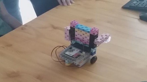 rad iskola media videok vandorobot program robotok 1 20211105